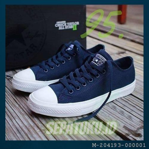 Sepatu converse sales navy blue