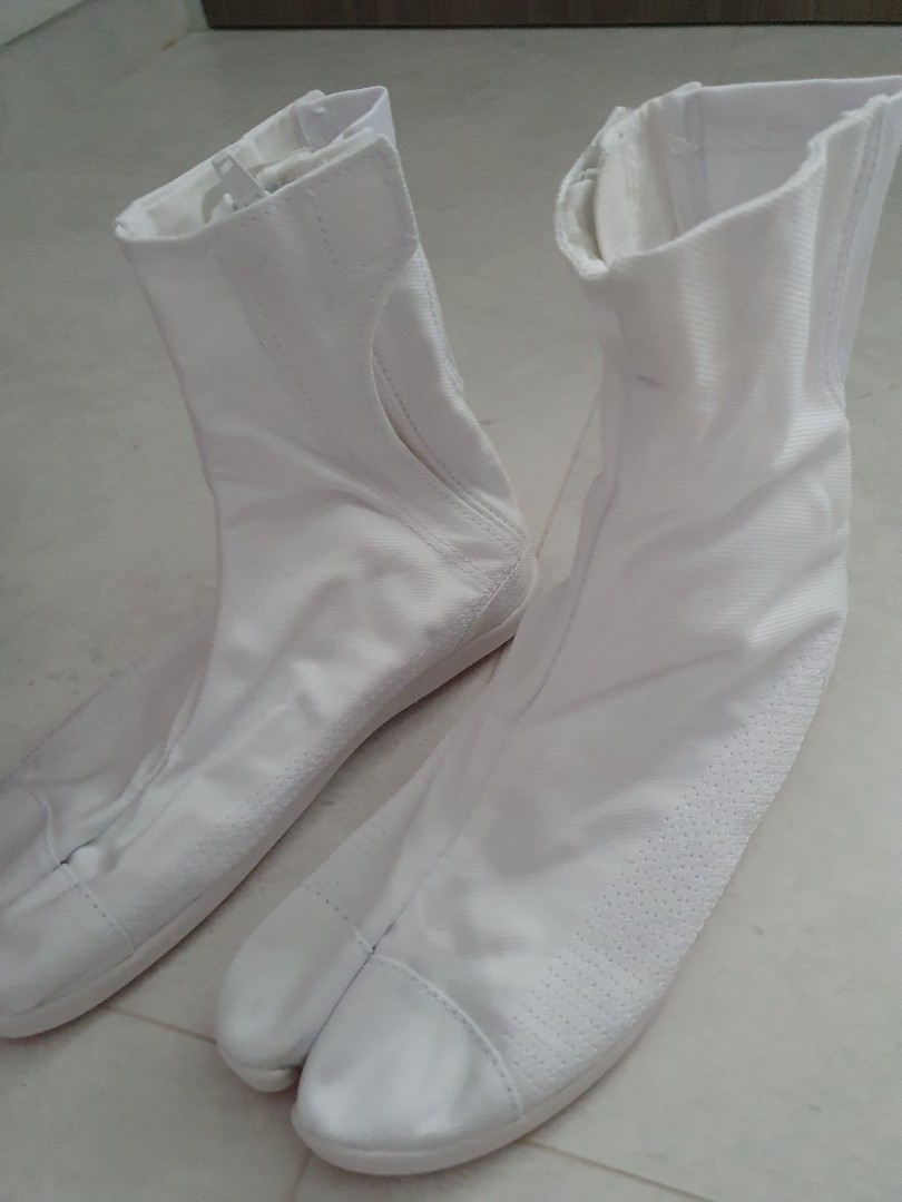 White tabi new arrivals shoes