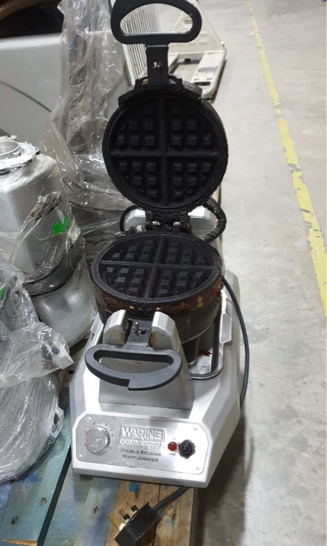 Waring Double Belgian waffle maker commercial grade, TV & Home