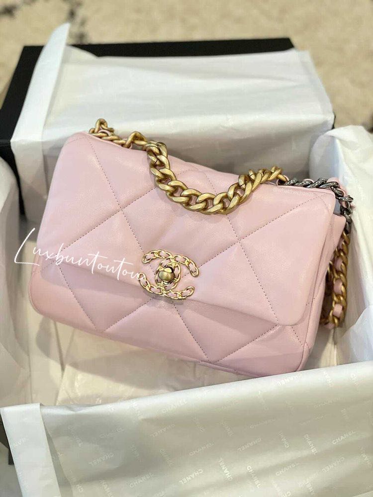 21s chanel 19 lilac pink in small size, Luxury, Bags \u0026 Wallets on Carousell