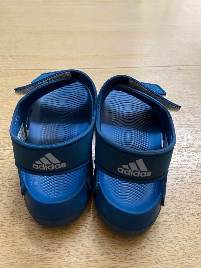 Adidas Adilette Kids, Bayi u0026 Anak, Baju Anak Laki-laki, 4 hingga 7 tahun di  Carousell