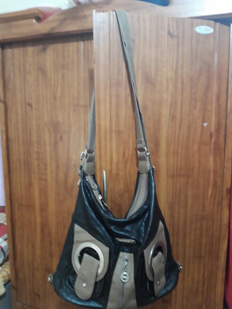 Authentic pre❤ etc! (Category: Luxury Bags & Wallets) located in Carmona. Submitted by luckygel (Listing ID 1077721750, Image 3). Description: ssamzie 3way bag, sling body bag, backpack, tote bag & shoulder bag..