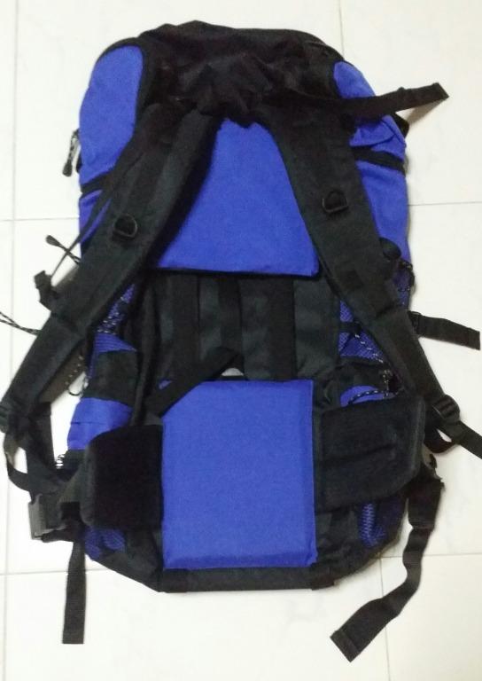 Backpack (Category: Travel Essentials & Accessories) located in Singapore. Submitted by crossroad168 (Listing ID 1077697917, Image 3). Description: New. With many compartments. Lots of storage space. Pm me if interested..