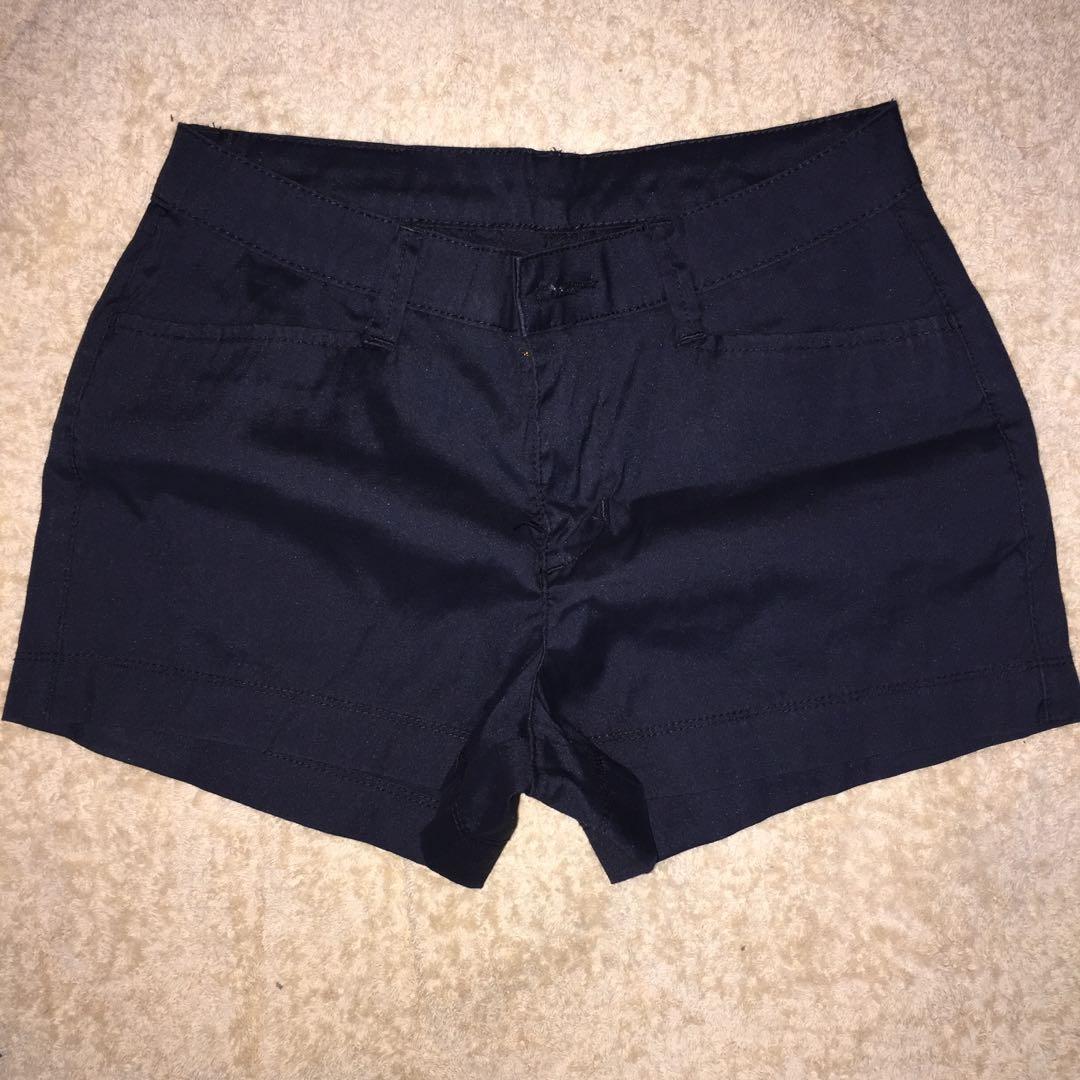 Bench Short (Category: Shorts) located in Quezon City. Submitted by pffffff (Listing ID 1077699322, Image 1). Description: used twice size: 27-29.