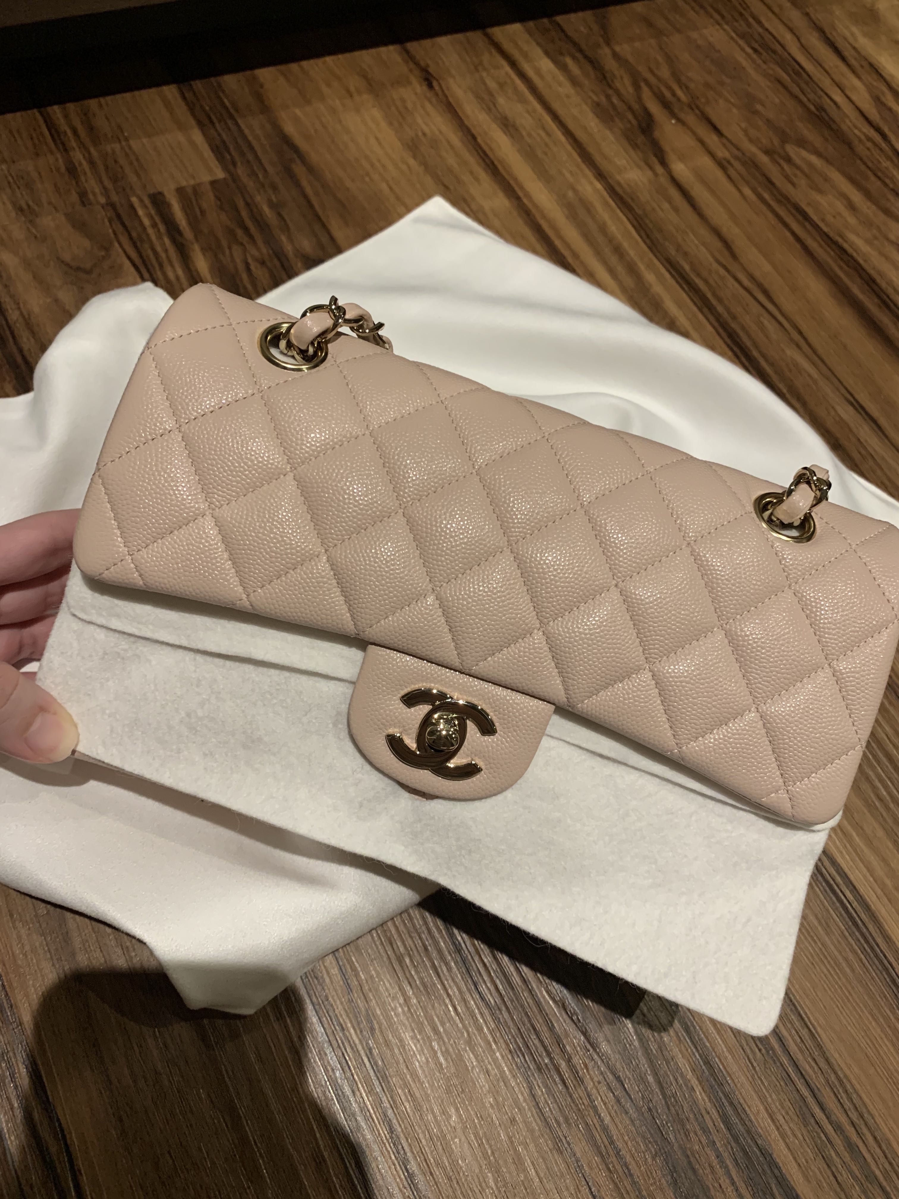 🦄💖 BRAND NEW: Chanel 21C Small Classic Flap (Rose Clair/ Light Pink)  (Non-nego), Luxury, Bags & Wallets on Carousell