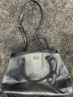 (Category: ) located in . Submitted by neyrose (Listing ID 1077662015, Image 1). Description: .