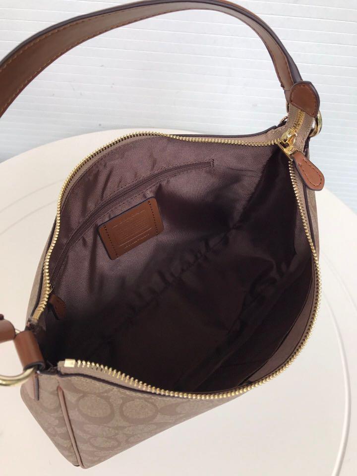 COACH ZIP SHOULDER BAG IN SIGNATURE CANVAS, Women's Fashion, Bags