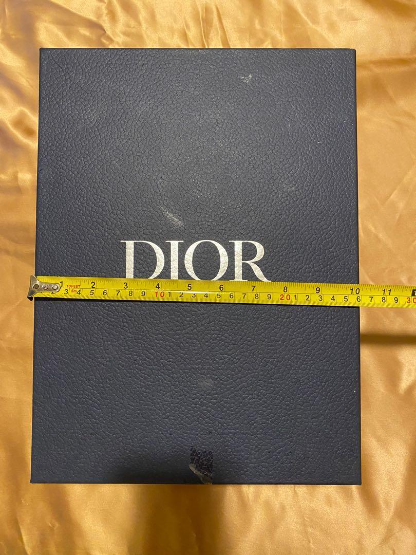 Dior box (Category: Luxury Accessories) located in Cainta. Submitted by jtc23 (Listing ID 1077680070, Image 2). Description: Negotiable .