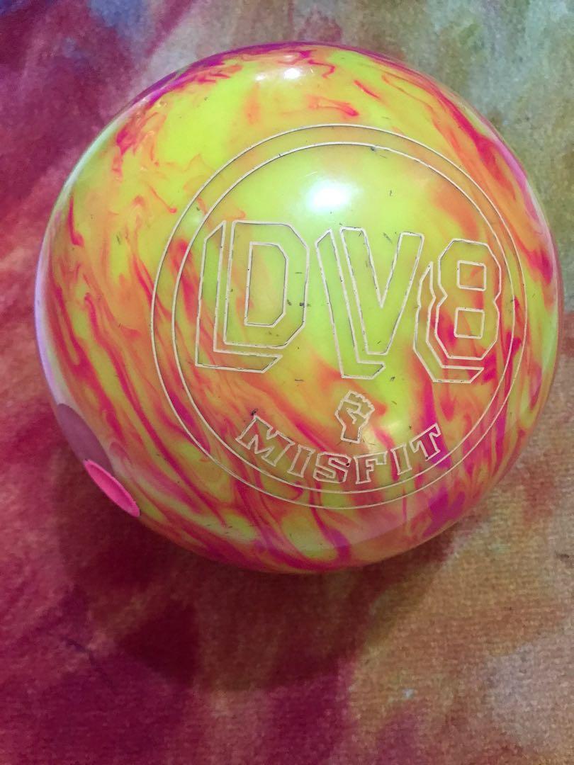 DV8 Misfit Reactive Bowling Ball 11.46lbs for sale or trade, Sports