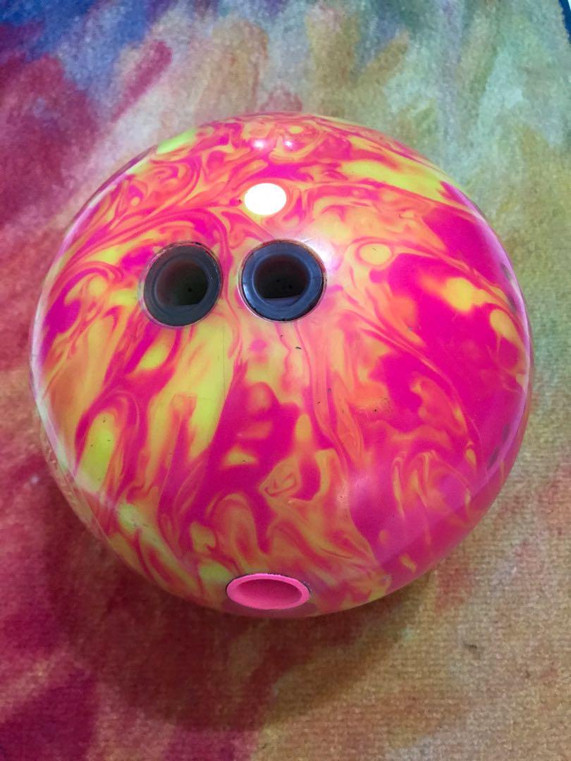 DV8 Misfit Reactive Bowling Ball 11.46lbs for sale or trade, Sports