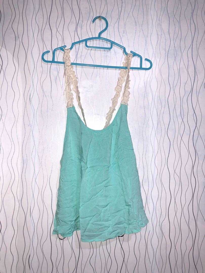 women's flowy summer tops