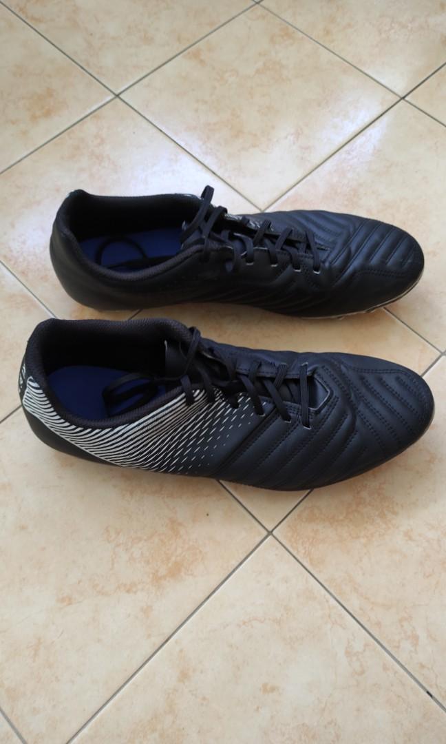 Futsal clearance shoes decathlon