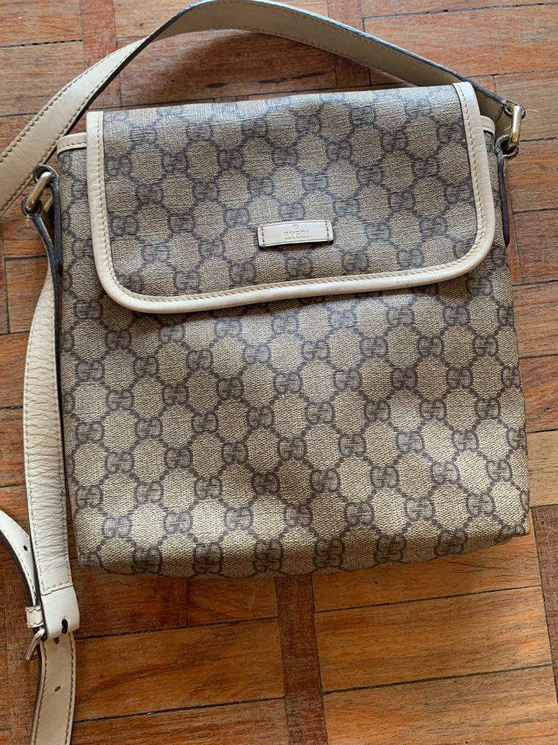 Gucci messenger bag (Category: Luxury Bags & Wallets) located in Pasig City. Submitted by klips (Listing ID 1077659317, Image 2). Description: Good condition. Bag only. Very useful..