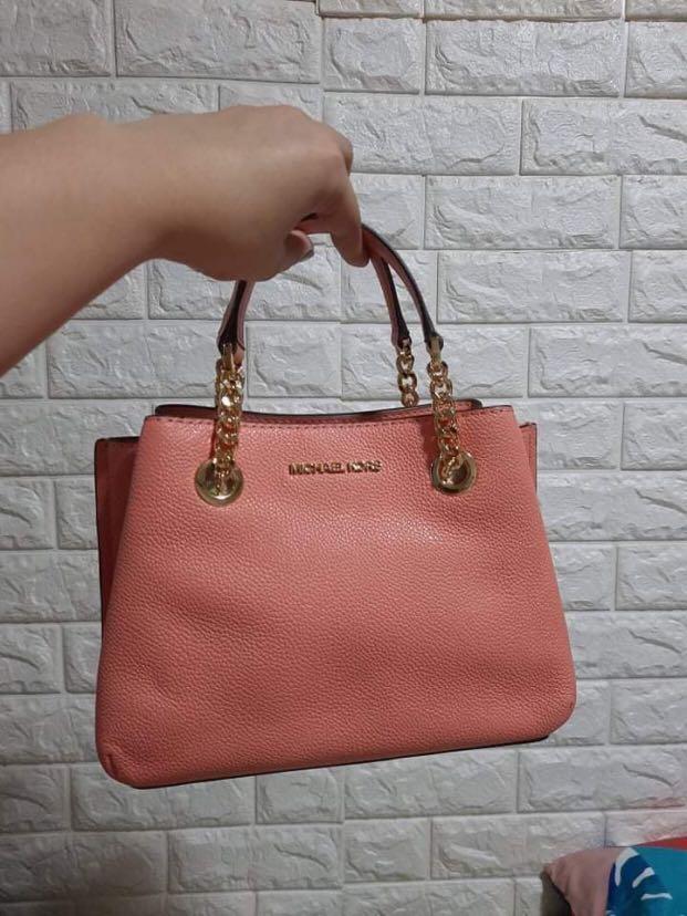 MICHAEL KORS PEACH SM MESSENGER LEATHER BAG Luxury Bags