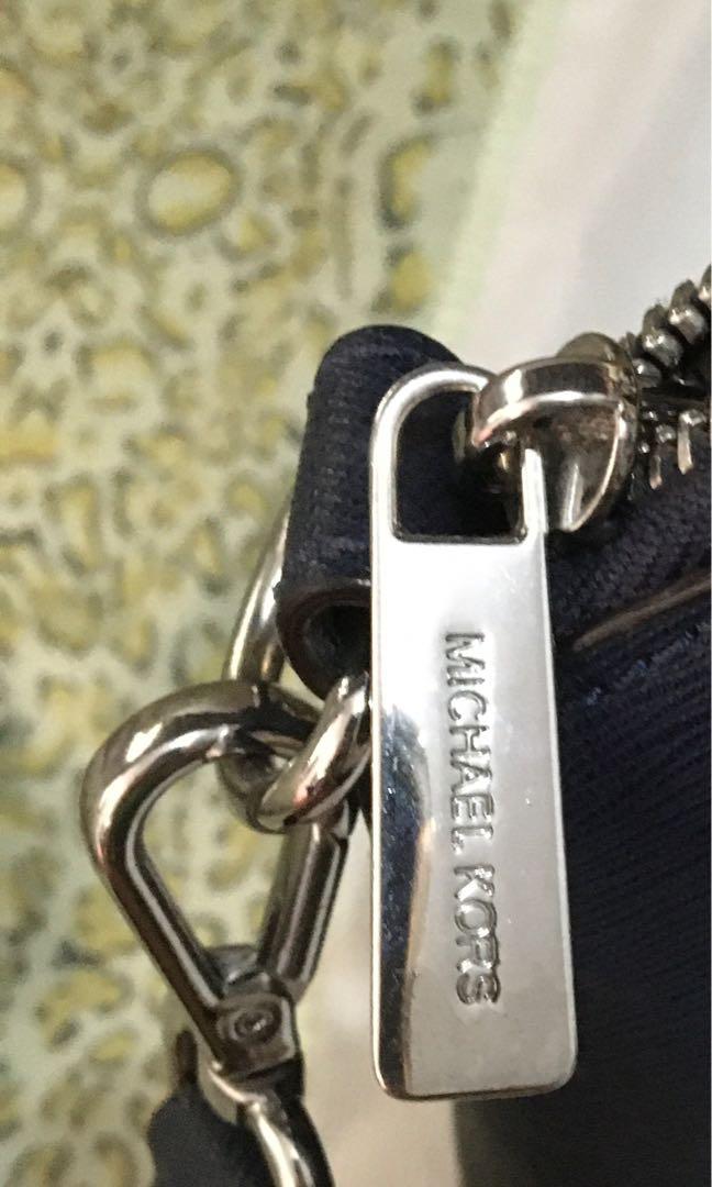 Michael Kors- Ciara bag 100% authentic (Category: Luxury Bags & Wallets) located in Manila. Submitted by zhianejaz (Listing ID 1077649000, Image 3). Description: Used once no flaws 100% Good condition -like new Bought from USA .