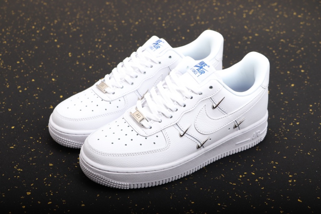 Air force 1 07 lx white on sale