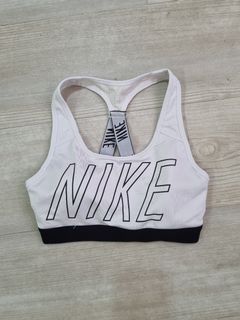 (Category: ) located in . Submitted by 2closets.co (Listing ID 1077624488, Image 1). Description: .