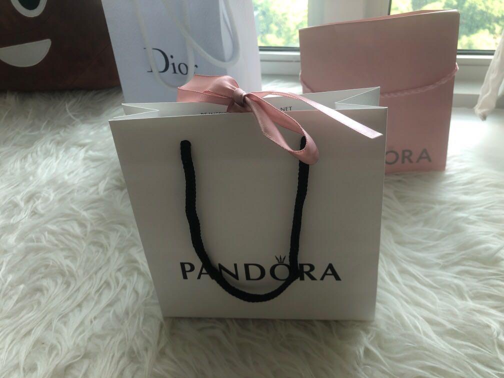 Pandora gift 2025 pouch