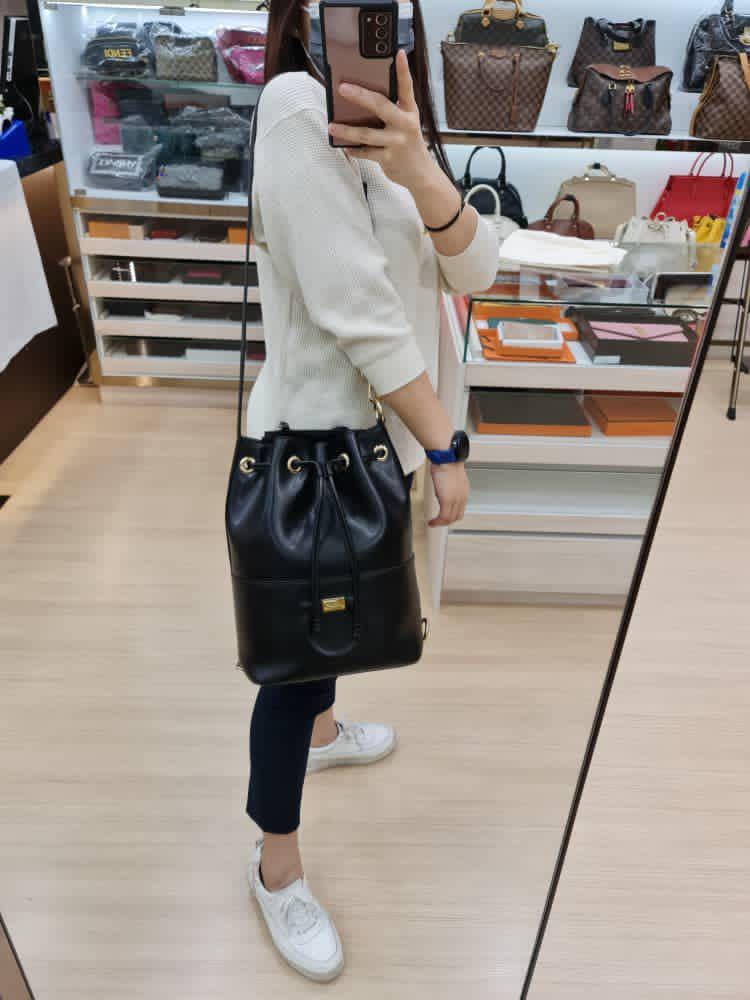Salvatore ferragamo city bucket bag best sale