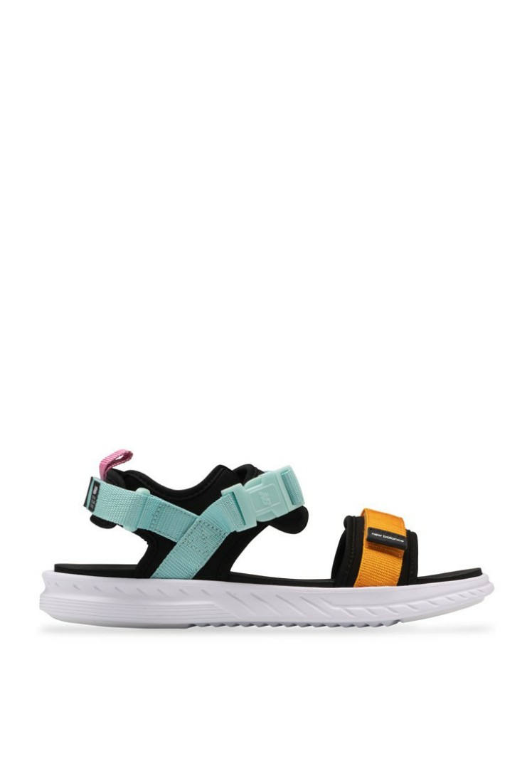 Sepatu sandal cheap new balance