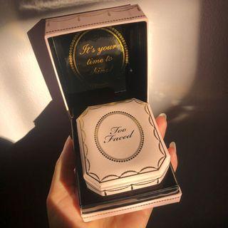 TOO FACED Multi-Use Diamond Fire Highlighter