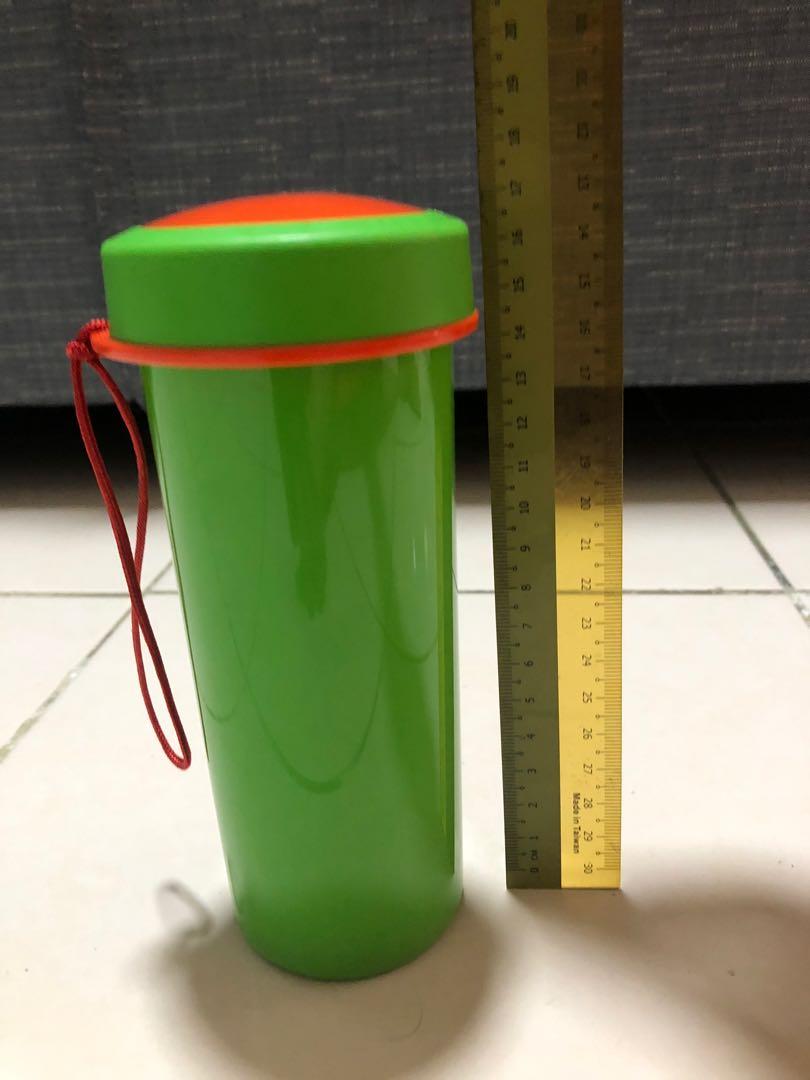 Tupperware Flask (Category: Water Bottles & Tumblers) located in Kuala Lumpur. Submitted by dee1909 (Listing ID 1077689686, Image 3). Description: Clearing some of my Tupperware’s collections ✳️ Used twice only ✳️ ✳️ Suitable for cold/warm water storage .