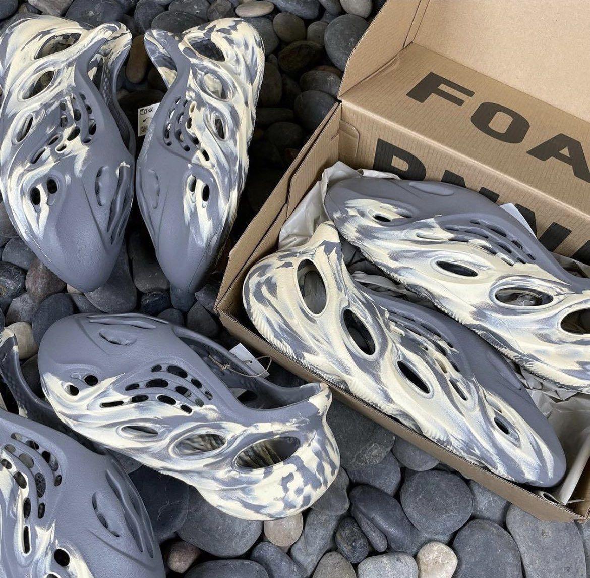 Yeezy slide moon clearance