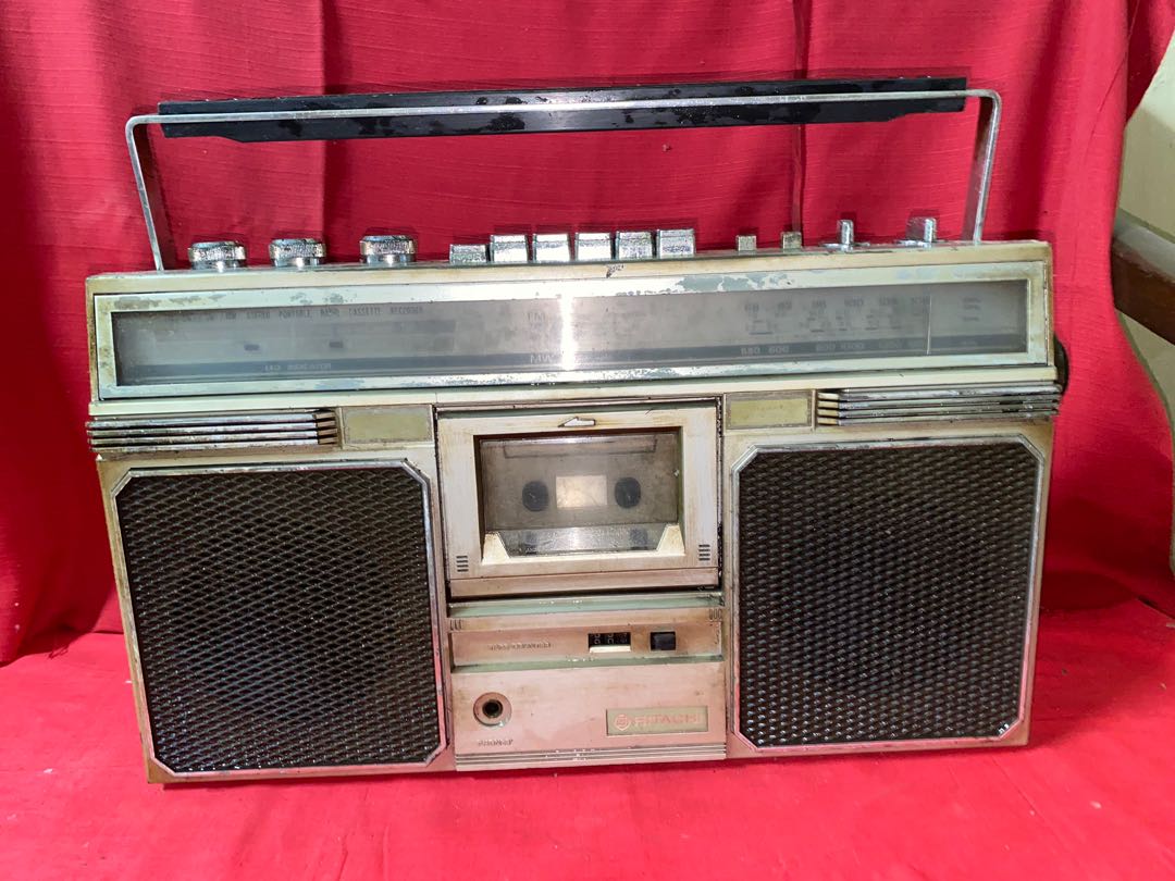 Vintage Radio With Cassette Player., Hobbies & Toys, Collectibles