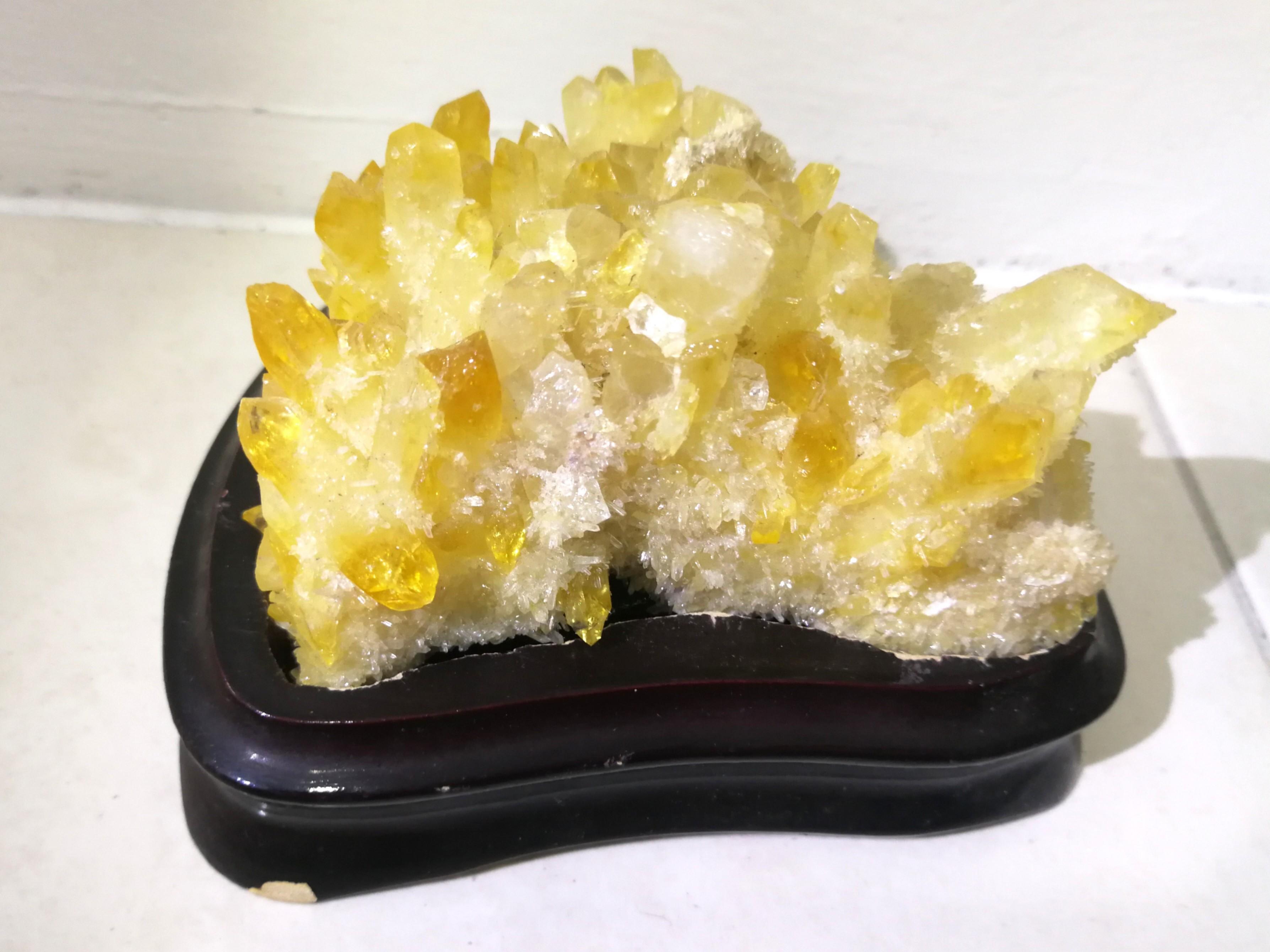 天然黄幽灵招财水晶石 Natural yellow phantom crystal stone decor