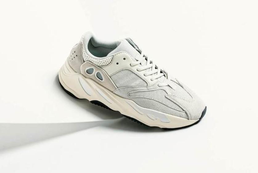 yeezy boost analog 700