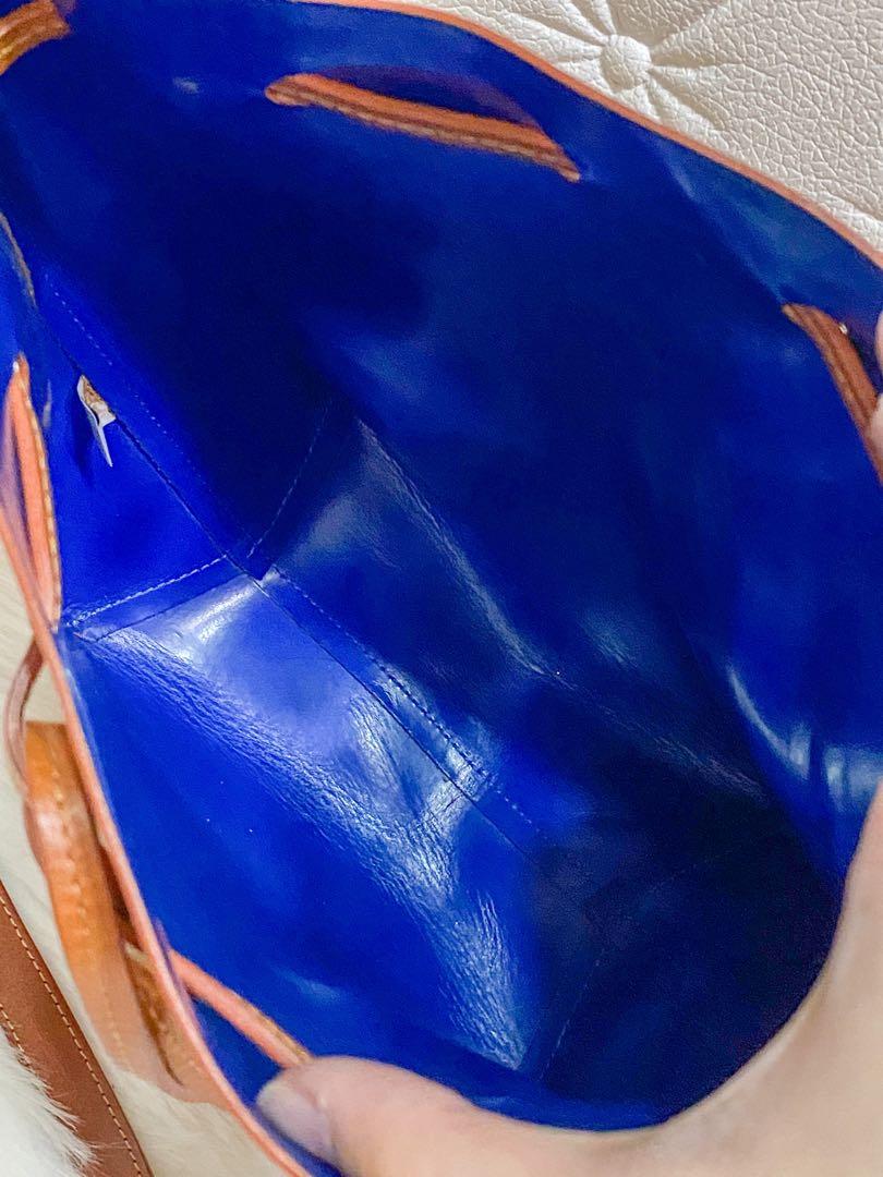 AUTHENTIC Mansur Gavriel Brown Bucket Bag (Category: Luxury Bags & Wallets) located in Quezon City. Submitted by closetofcoco (Listing ID 1077884201, Image 3). Description: GUARANTEED AUTHENTIC PM for inquiries Almost unused Kept in storage Available for Layaway DISCLAIMER: We are not affiliated or associated with any of the brands featured. All copyrights reserved to the respective original brand holders. .