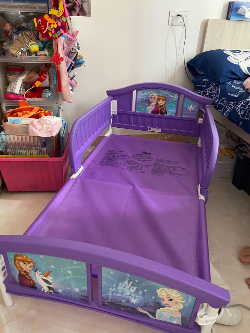 Elsa kids bed, 兒童＆孕婦用品, 兒童傢具, 兒童傢具 小童床 Carousell