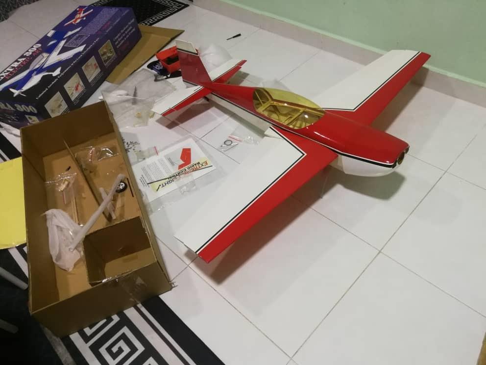 Extra 300 electric rc top plane