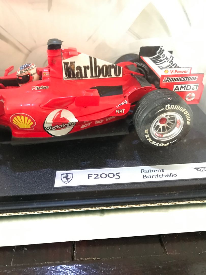 Miniature HotWheels 1/18 F1 Ferrari F2005 - Rubens Barrichello - 2005 - Édition Limitée - Neuve