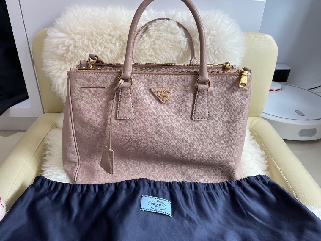 Prada galleria medium best sale saffiano tote bag