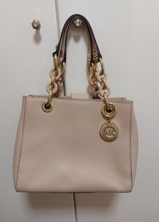 （分類：）位於 。 由 carmen_fp 提交（商品編號 1077943617，圖片 1）。簡介： 。