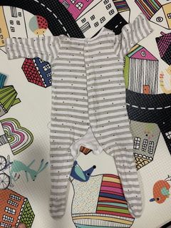 (Category: ) located in . Submitted by littlearpreloved (Listing ID 1077911535, Image 1). Description: .