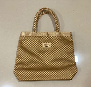 (Category: ) located in . Submitted by munninggggg (Listing ID 1077844086, Image 1). Description: .