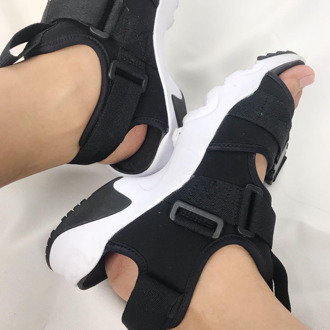 Nike canyon on feet best sale