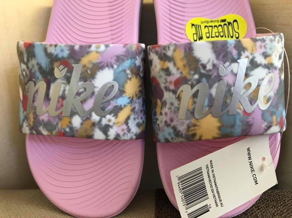 nike squeeze me slippers