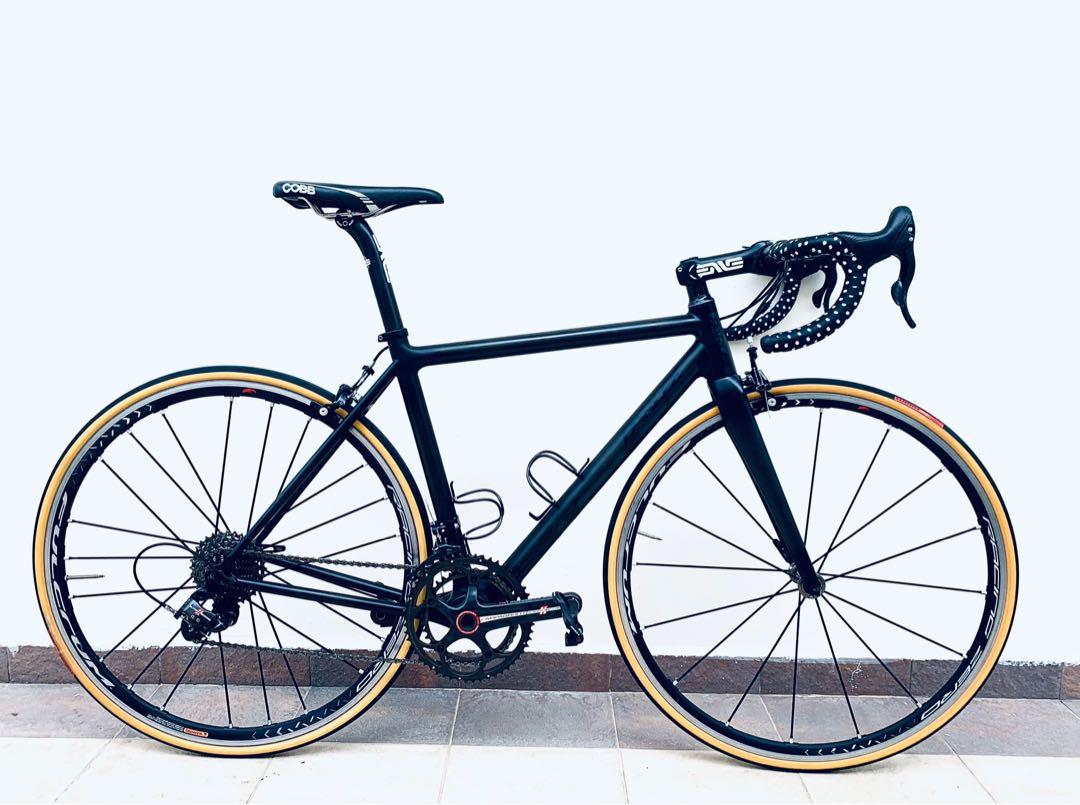 Parlee Z5 with Campy SR 11 speed Sports Equipment Bicycles