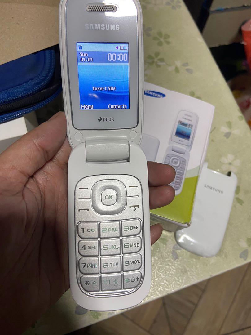 samsung e1272 flip (Category: Early Generation Mobile Phones) located in Quezon City. Submitted by auspv_collections (Listing ID 1077923938, Image 2). Description: Vintage Cellphone Units available ready for shipping.. 🛵📱😊 (as of march 27) 📌2220 - 1,800 📌6610i - 2,000 📌5800 - 1,800 📌6300 - 2,000 📌3310 - 1,800 📌6120 - 1,600 📌8210 - 2,000 📌6510 - 2,000 📌2610 - 1,200 📌8250 - 2,000 📌8210 - 2,000 📌3100 - 1,600 📌3200 - 1,800 📌7070 - 2,