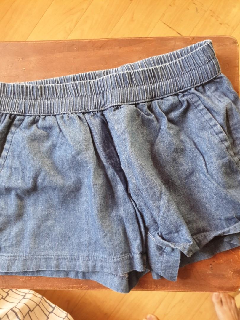 Straight Forward Shorts (2 pairs) (Category: Shorts) located in Quezon City. Submitted by cdeclutters (Listing ID 1077836352, Image 3). Description: - price is for both, I'm selling it as a bundle - size XS but I think it fits XXS-XS - please see measurements on pics - RFS: too small for me now MOP: BPI, UnionBank, GCash Shipping fee c/o buyer.