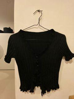 Top knit button hitam