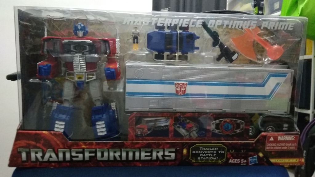 Transformers Masterpiece Toys R Us Exclusive Optimus Prime MP 10