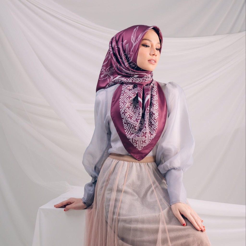 Tudung Ameera Zaini, Muslimah Fashion, Scarves on Carousell