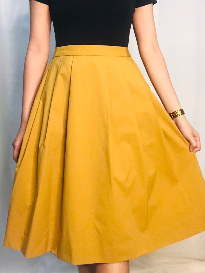 Uniqlo yellow skirt clearance