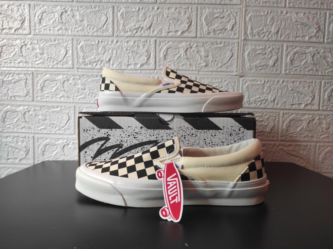 vault checkerboard slip on