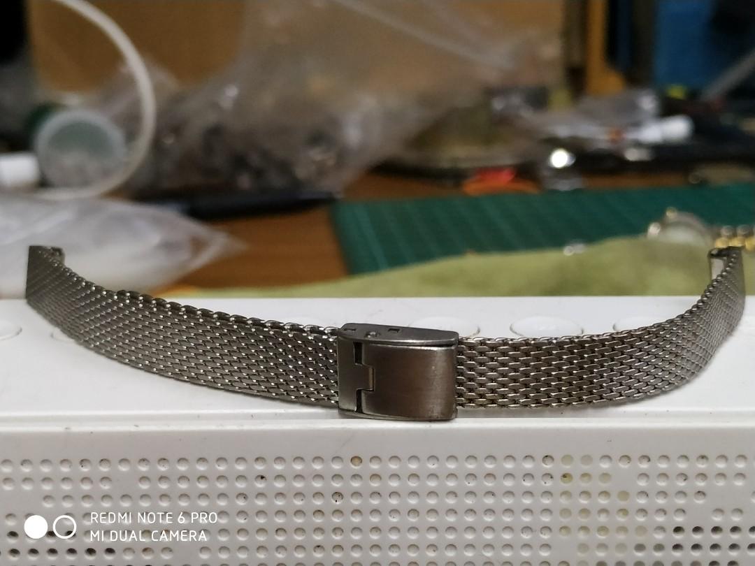 Horloge d'alarme suisse Imhof mi-siècle à motif de dés en or - En vente