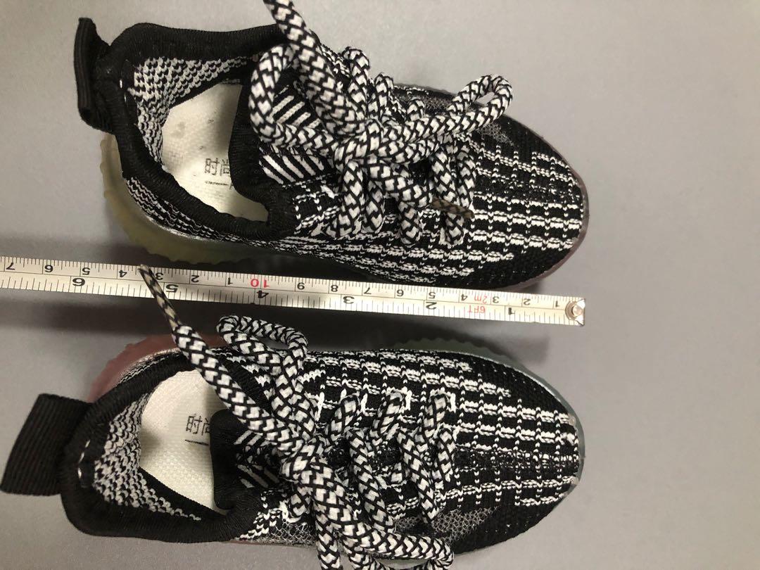 Yeezy baby shoes hot sale